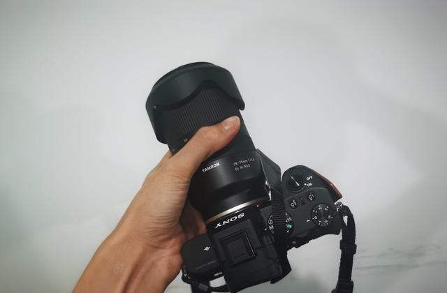 相机|手机已经1亿像素，为什么比不过相机2400万？网友：分担工作不同