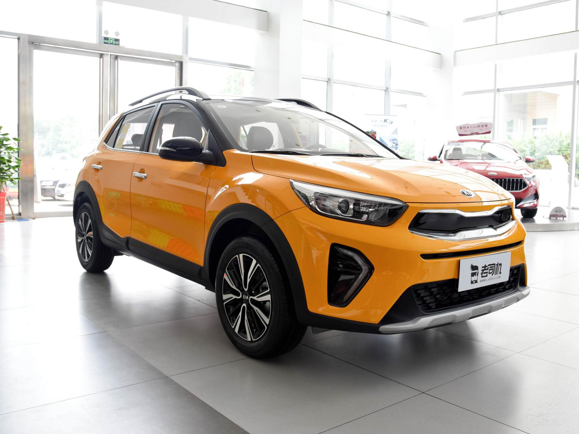 起亚汽车|真正“白菜价”的合资SUV，8万价格还带手机互联，飞度也顶不住啊