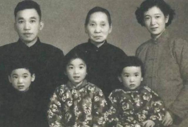 王桂荃|陪嫁丫鬟给老爷生下四位国家栋梁，却一生无名无分，晚年死在牛棚