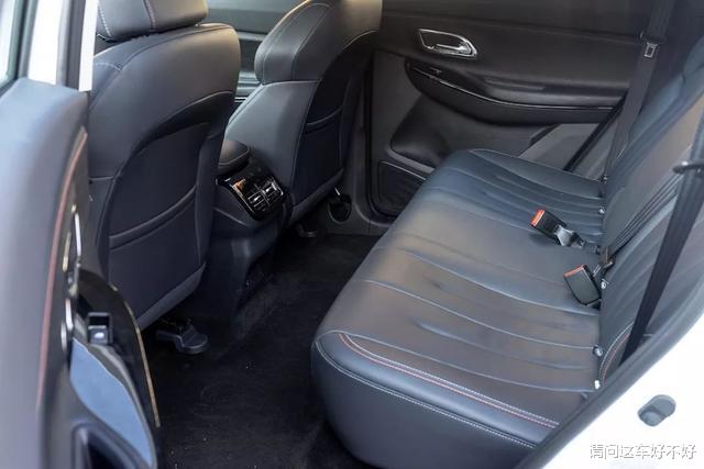 「奥迪Q3」长安大获成功！7万多配1.5T蓝鲸，4个月卖35000辆，终身免费保养