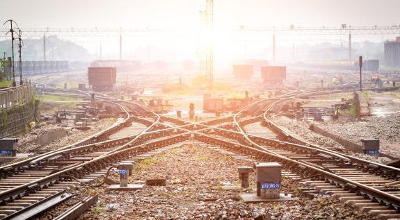 央企 国内又一央企遭受“重伤”,半年时间亏损955亿,200万员工降薪!