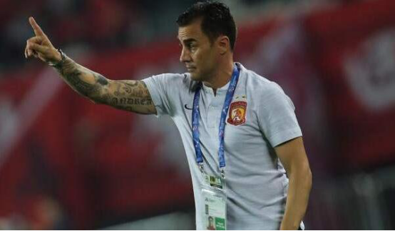 广州恒大|下狠手了！恒大全新三中卫组合浮出水面，张琳芃都将因此被弃用