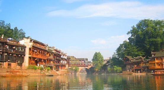 凤凰古城|国庆小长假只剩一半？不要太过慌张，这座免费古城值得你前去！
