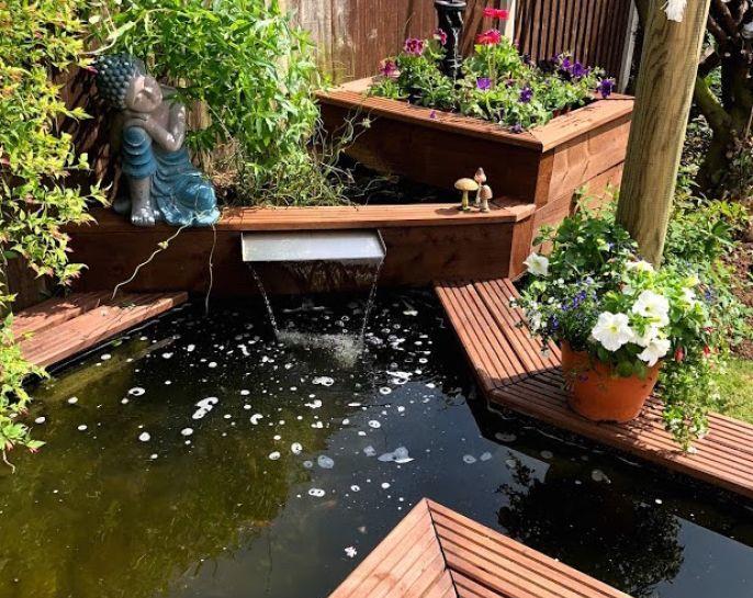 |要是有个院子也跟国外学，围一圈木板做鱼池，比砖砌的还实用好看
