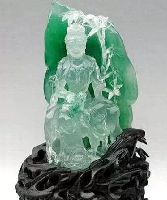 翡翠:翡翠摆件有什么讲究?翡翠摆件的价格知识与摆放须知