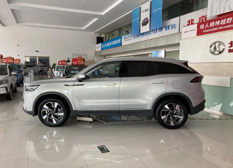 「混合动力」又一款国产“X7”来袭，轴距2米8，燃油/混动随便选，6月份上市