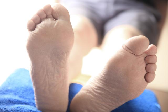 按摩|脚是人体“晴雨表”,出现这10个小变化,你得当心了