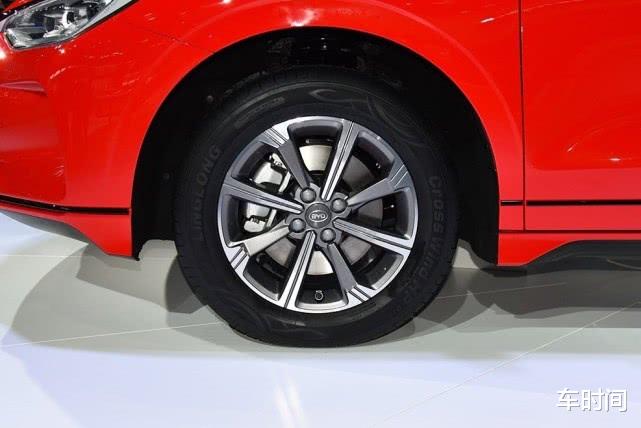 比亚迪：比亚迪又火了，更换全新车标，关键0油耗，特斯拉慌了