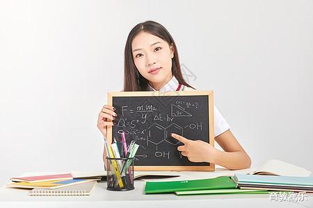 『高职』高考倒计时一个月，各科应该怎样复习？看高三班主任是怎样建议的