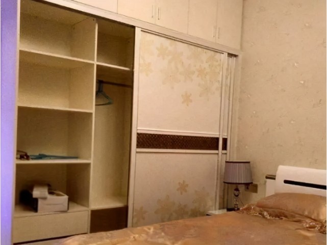 |卧室不要安装“这种”衣柜，我家才用半年时间，就换掉了