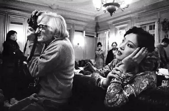 『老照片』上世纪九十年代的老照片: 第五张女子美艳, 第八张是“土豪”！