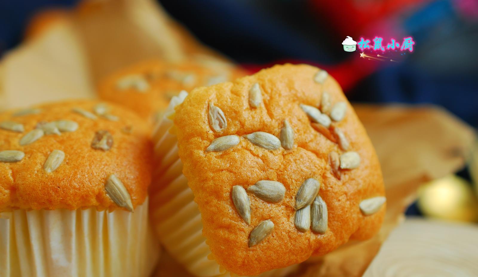 「蛋糕」3种食材做蛋糕，鸡蛋面粉和白糖，无油无水不怕胖，30多年吃不腻