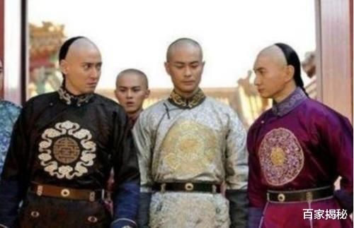 乾隆@康熙死后有九子夺嫡，为何到了乾隆手上皇位就不值钱了？