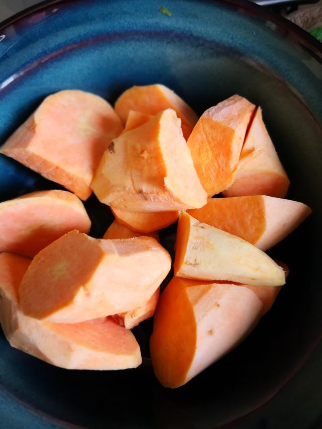 红薯|它是肠道“推粪机”，便秘的人隔三差五吃，隔天拉出黑臭巨便