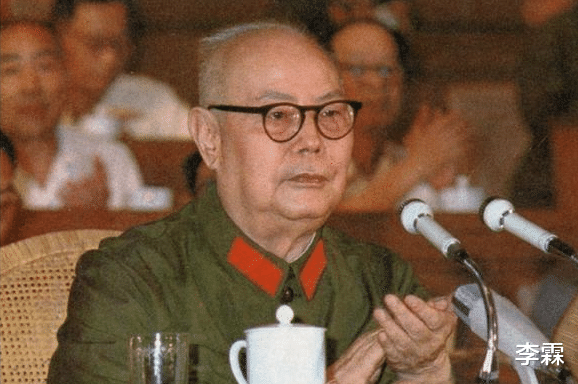中国人民|1977年华国锋主席主持下的中国人民解放军成立五十周年庆典珍贵照