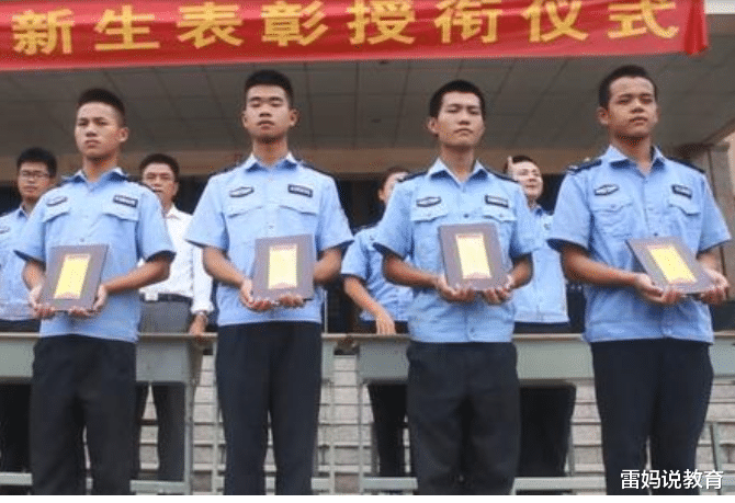 雷妈说教育 辅警迎来好消息，满足条件有机会转为事业编制，薪资待遇将会提高