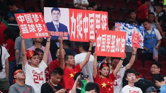 【中国男篮】天啊！下半身没知觉！险些瘫痪！中国男篮未来被坑惨了