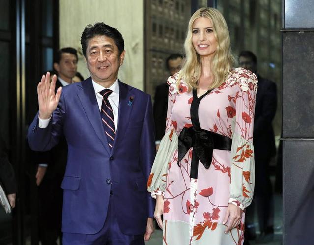 伊万卡|伊万卡换发型年轻10岁，但嘴巴涂太红引吐槽，网友：与身份不符！