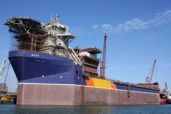 【美国海军】全球第一艘110万吨巨无霸问世,仅3年就完工,比美军航母都庞大