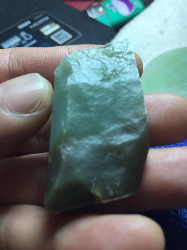 「」和田玉戈壁料雕刻品选材