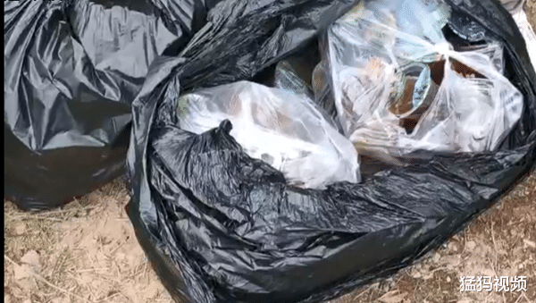 「工人」“爱心便当”只能看不敢吃 郑州环卫工:这是谁送的