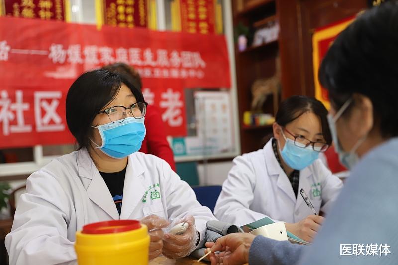 『血糖』脚是血糖的“信号灯”？脚上若有这4种症状，多是说明血糖不低了