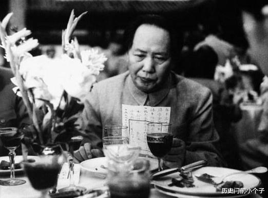 彭雪枫|和主席拍桌的将军，他牺牲后主席落泪：小小八里庄，损我一员大将