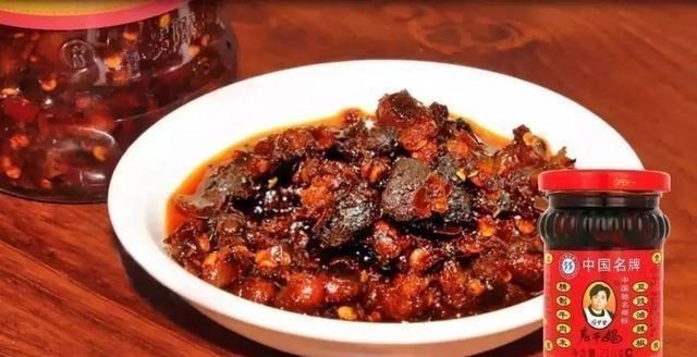 老干妈|73岁陶华碧出山，一招拯救“变了味”的老干妈，成功“满血复活”