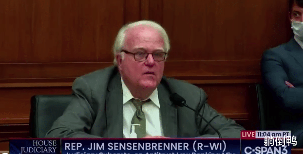 苹果|特朗普要强行“解散”苹果？！库克哭了：搞完华为又来搞我？