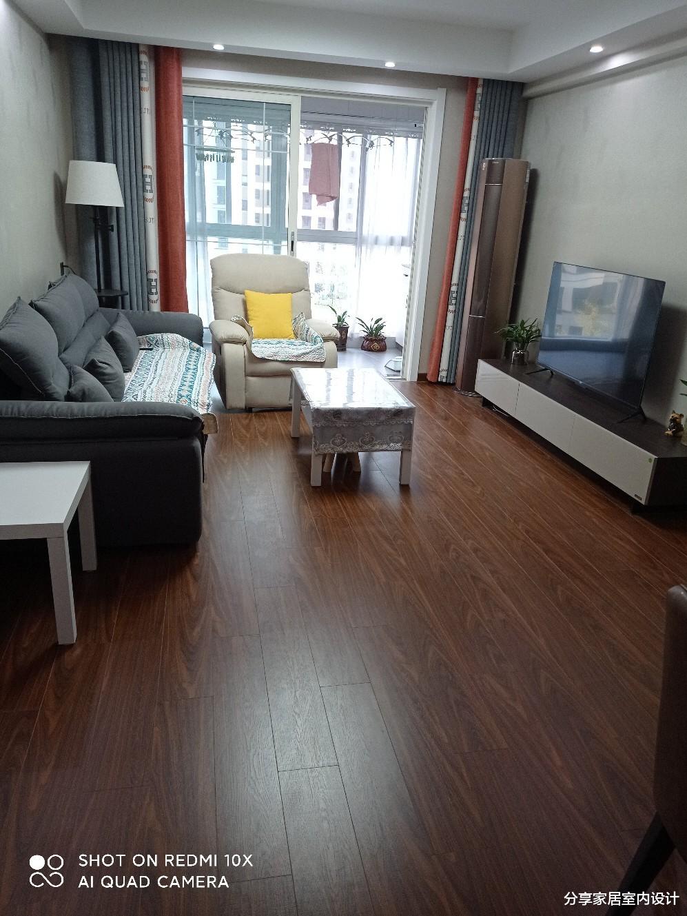 |第一次装修新房，全屋几乎铺木地板，把飘窗改柜子很实用，很满意