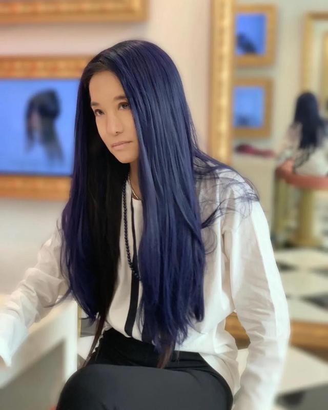 ▲71岁的年龄17岁的腿，婚纱女王近照曝光，用身材再次征服所有人！