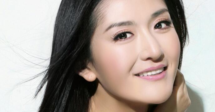 梁艺|马上要成为湖南台“一姐”，突然全身瘫痪，只能靠轮椅生活