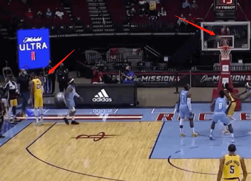 勒布朗·詹姆斯|学坏了!学坏了!詹姆斯不看框三分,戴维斯随即追帽不回防