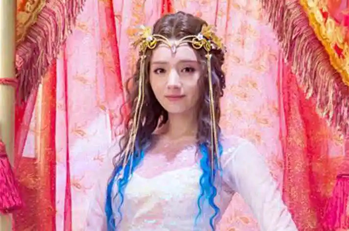 赵丽颖■古装剧里的染发女星, 赵丽颖上榜, 个个美翻, 谁知到图四画风突变