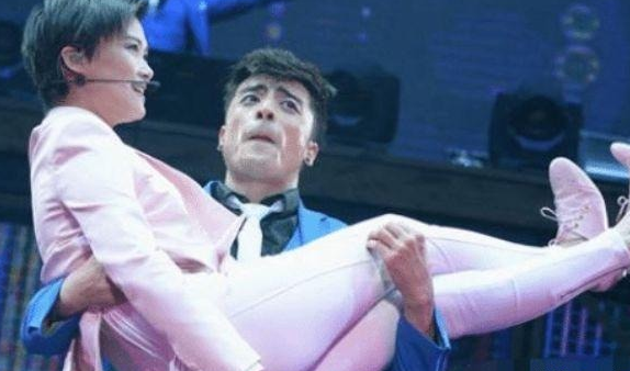 李宇春|李宇春的旧照能承包你一天的笑点，李宇春本人恨不得删了这些照片。