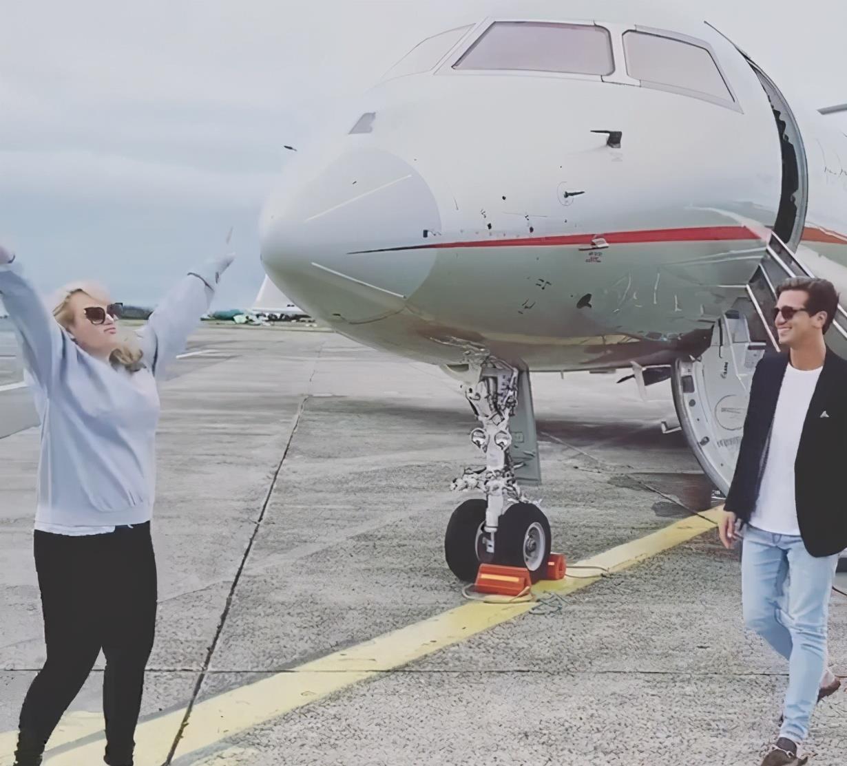 富翁|为爱减19公斤！49岁女星为29岁亿万富翁情人减肥，狂晒幸福