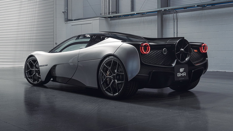 |地表最强V12引擎 升至1.2万转速仅需0.3秒