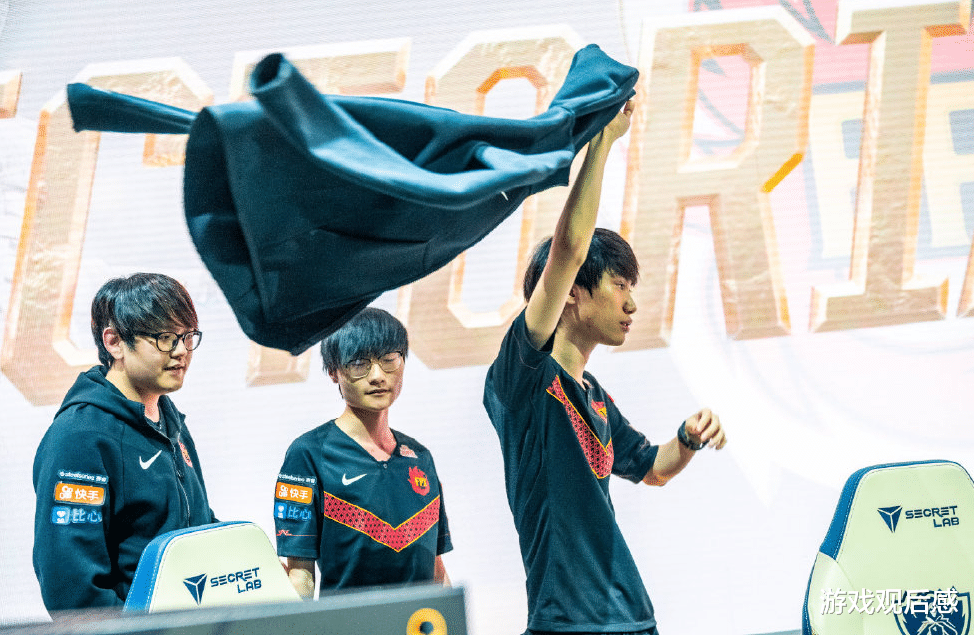 fpx战队|FPX冒泡赛惜败IG，卫冕冠军无缘世界赛，S10谁去还召唤师奖杯？