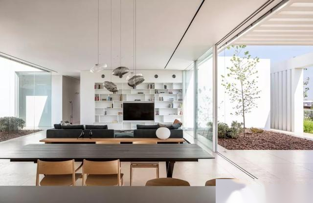 最理想的乡村别墅，屋顶游泳池+健身房，这些都有了