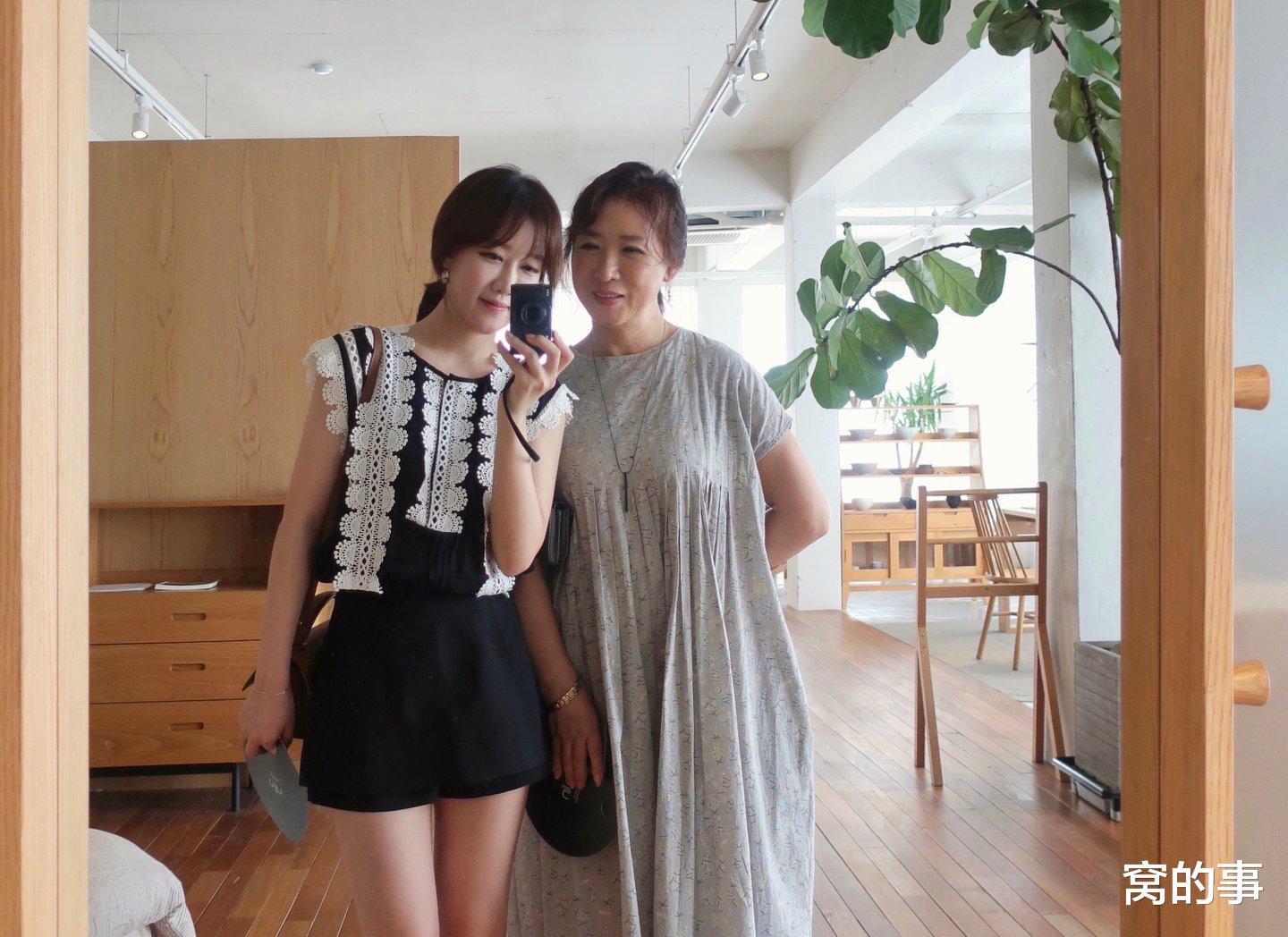 『设计师』这位70后女主，坚持把房子装成黑白灰格调，全屋高级场面令人着迷