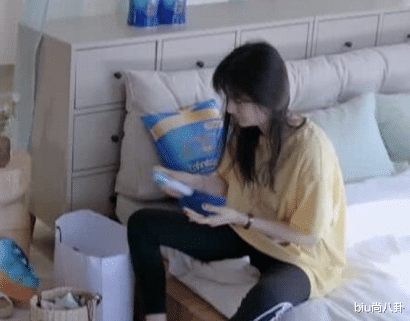 郑爽|郑爽谭松韵早起带娃,看到郑爽未化妆的样子,真以为她带妆睡觉