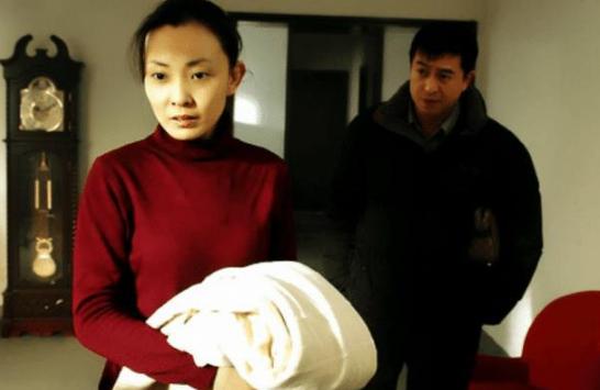 孙红雷|她是张嘉译第一任妻子，与孙红雷因戏生情，如今44岁仍像少女