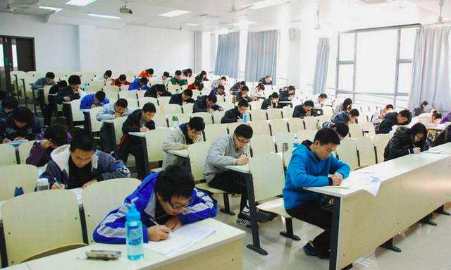 『应届生』仝卓事件最终演变为坑爹，只有应届生可报考的院校专业，全面了解