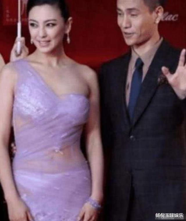 张雨绮:张雨绮也有“翻车”的时候?好像缠了一身的保鲜膜,根本迈不开腿