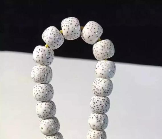 『文玩』盘点那些跌成“白菜”的文玩，现在就是入手的最好时机了！