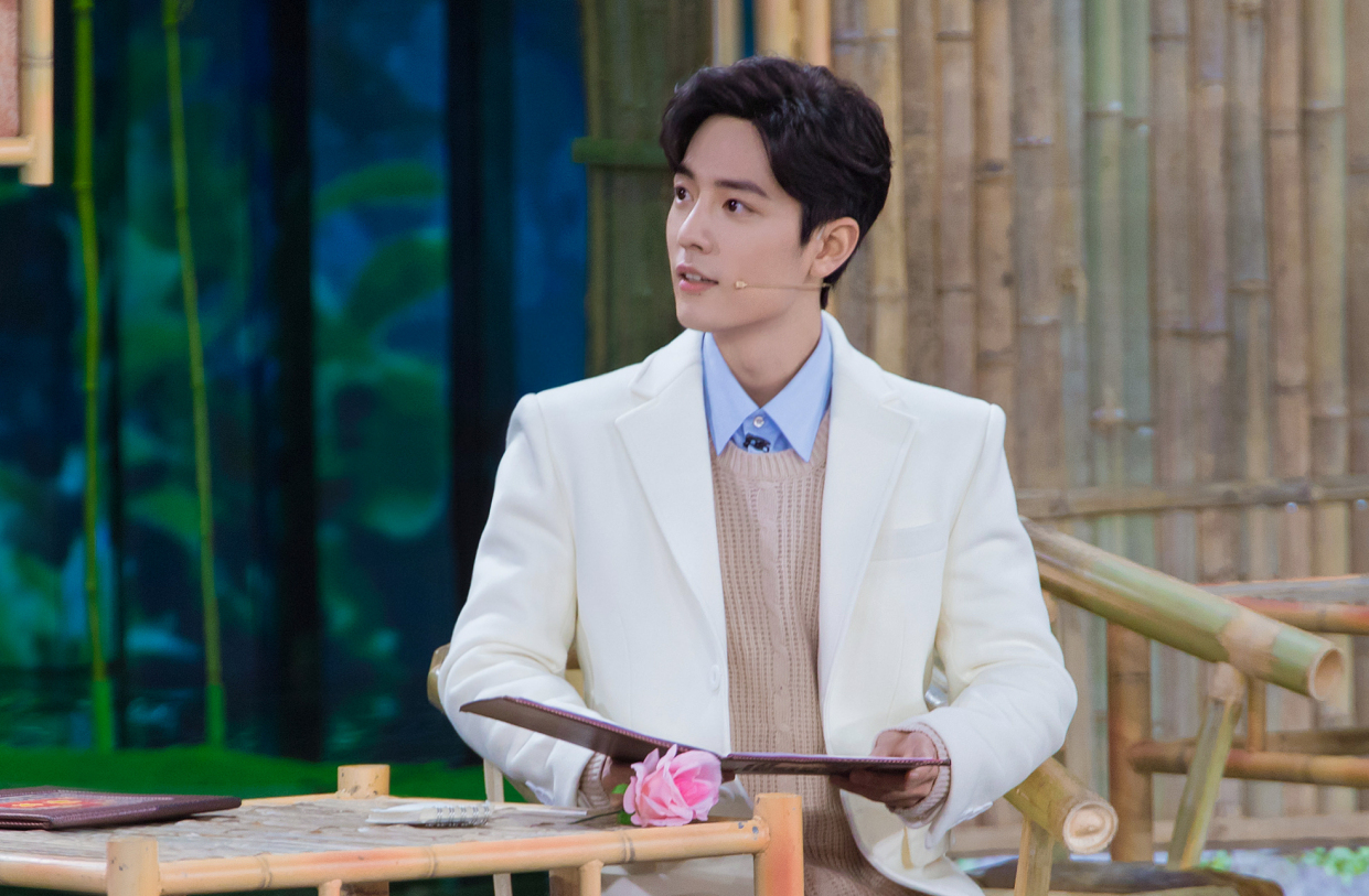 央视春晚小品被集体吐槽太假,沈腾结束得突然,肖战竟需要相亲?