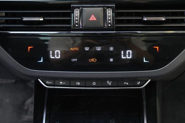 「红旗hs5」既要面子又要实惠,奇骏CR-V都不如它,档次媲美X3、GLC才18.38万