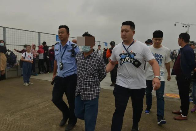 钱塘江|钱塘江大潮也成“逃犯克星”？男子慕名来观大潮，还没看到就被抓了