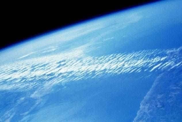 #对流层#为什么越接近太阳的地方越冷,如珠穆朗玛峰。越离太阳越远的地方越热呢?