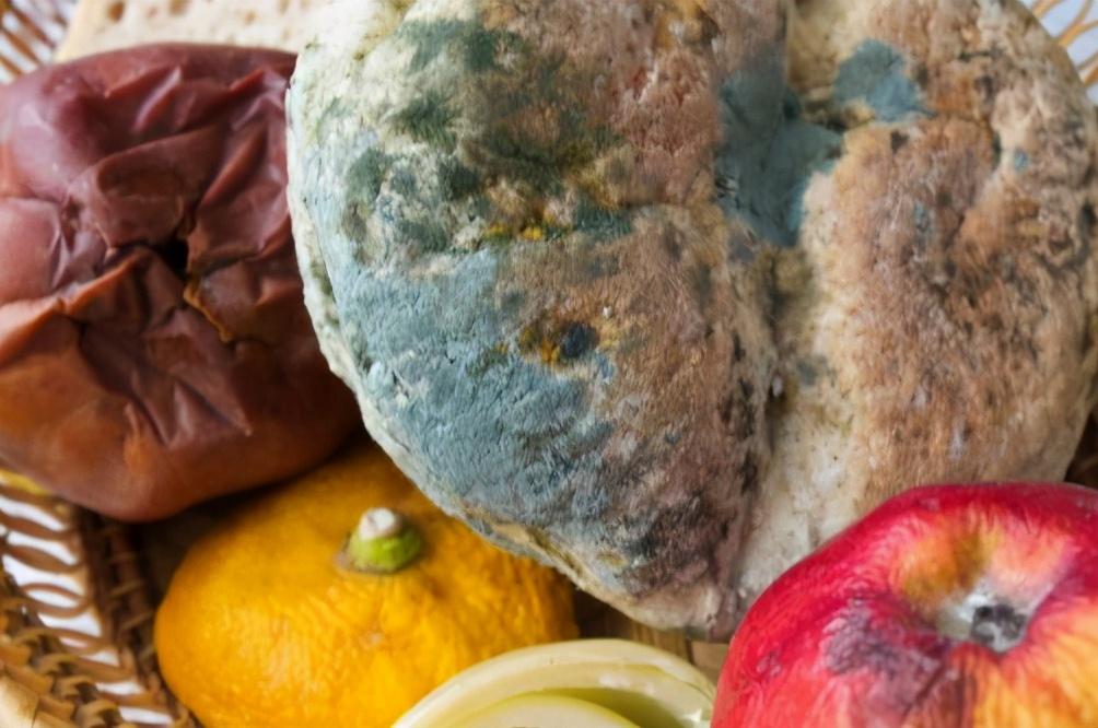 肝癌|56岁男子不沾烟酒，查出肝癌，医生：身上若有\1红2臭\，早检查